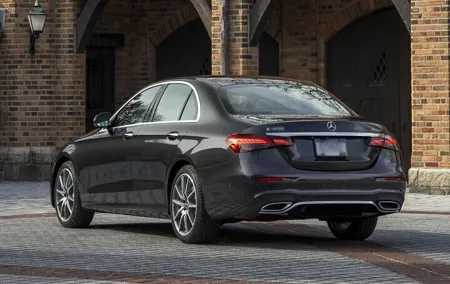 Round Trip Private Transfer Berlin Brandenburg Airport to Berlin by Business Car