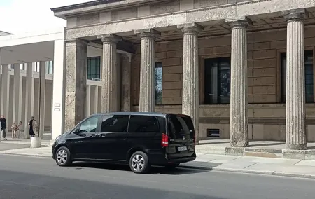 Minivan, Driver and Guide Orientation Tour Berlin