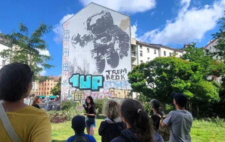 Street Art and Alternative Tour of Berlin in French