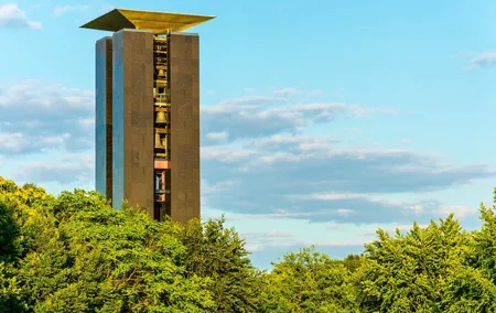 Brandenburg Gate and Berlin Off the Beaten Path Walking Tour