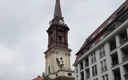 Private city tour through criminal Berlin