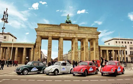 Private 4h Berlin Discovery Tour in an Oldtimer Volkswagen Beetle