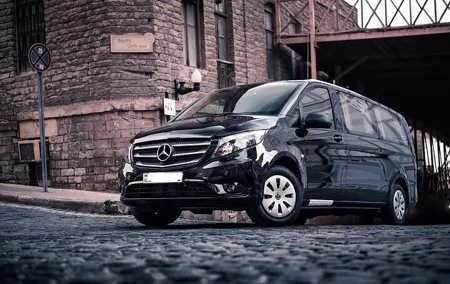 Private Transfer from Berlin Train Station to Berlin City by Van