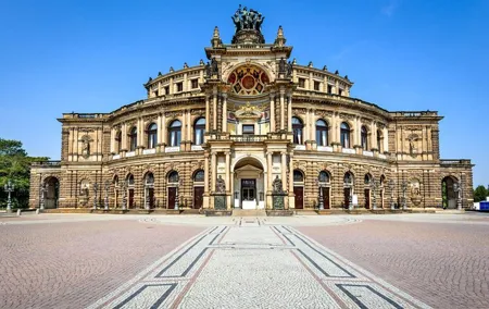 1-way Prague to Dresden - private transfer - up to 7 passengers