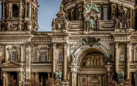Private City Sightseeing Tour in Berlin for Incentive Groups up to 45 person