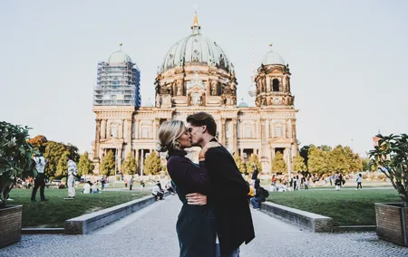 Berlin Photography Tour with a Expert Guide - Brandenburg Gate, Linden St & more