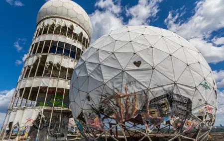 Berlin Wall and Cold War Private Bike Tour with an Expert