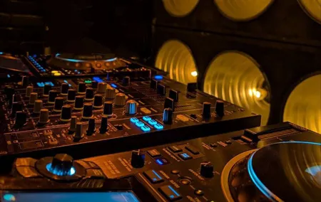 RAVE LAB Experience with DJ Console and Lighting