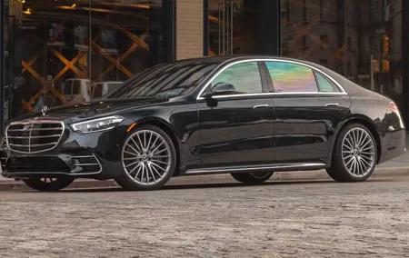 Berlin by Yourself with English Chauffeur by Luxury Car - 4 or 8 hrs disposal