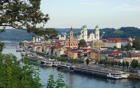 Private Transfer Prague–Passau: Car/Van (1–7) via Český Krumlov