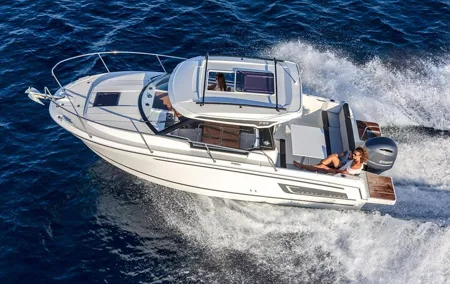 VIP Prague YachtBoat SPEED Experience: All-You-Can-Drink