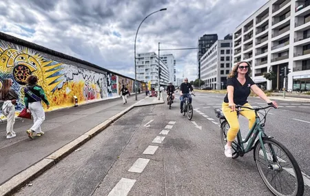 Berlin: School Classe - the Alternative Kreuzberg on a Bike Tour