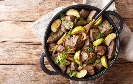 Traditional German Food and Berlin Old Town Private Tour
