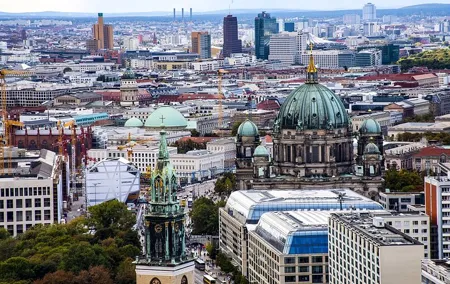 Private arrival OR departure transfer from/to airport of Berlin