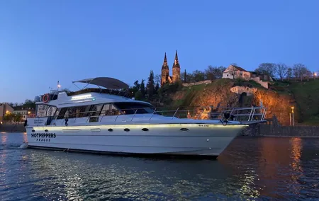 One-hour Private Cruise for 10 People