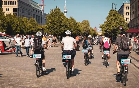 Berlin: School class Bike Tour of the Berlin Wall & Third Reich