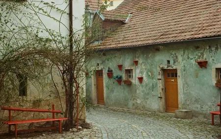 Explore the Instaworthy Spots of Cesky Krumlov with a Local
