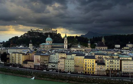 Private one way transfer from Cesky Krumlov to Salzburg