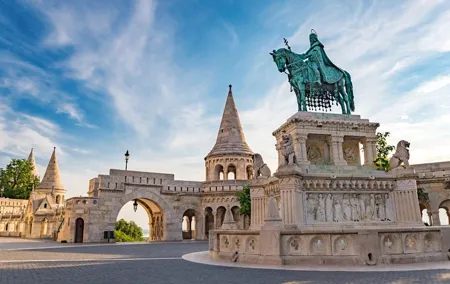 1-way private transfer - Prague to Budapest - up to 7 passengers