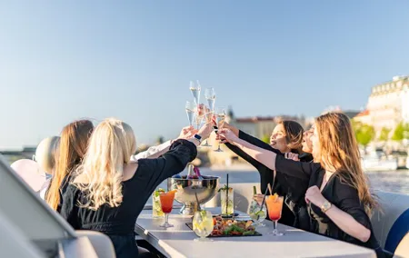 VIP Prague YachtBoat PONTOON Experience: All-You-Can-Drink