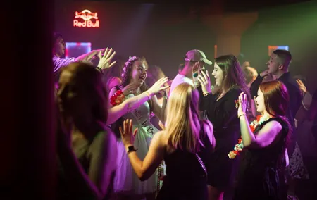 Pub Crawl Wroclaw with 1 hour Unlimited Drinks and free shots