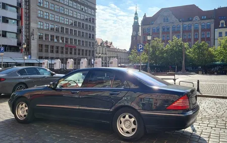 Private Wroclaw Ride Tour In Luxury Youngtimer Mercedes