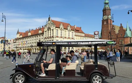 Wroclaw: Tour with RETRO e-bus, 2h Gr. 3-7 people, English-guide