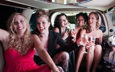 Wroclaw: 1-Hour Limo Party Tour & Club Entrance