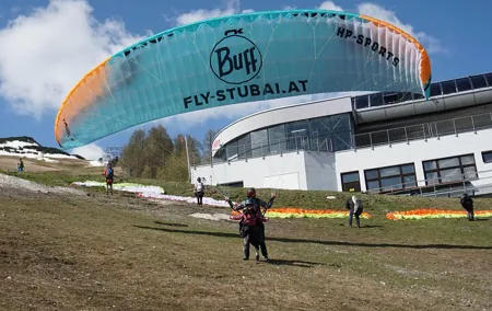 Paragliding adventure in Neustift im Stubaital