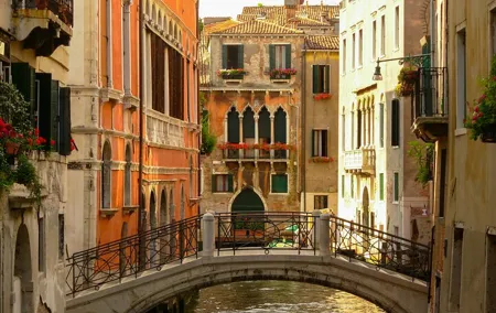 Private Venice Tour: from Innsbruck via Dolomites to Venice
