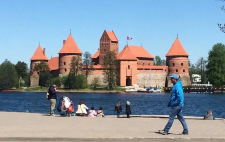 Full-Day Vilnius City Tour and Trakai Castle from Vilnius