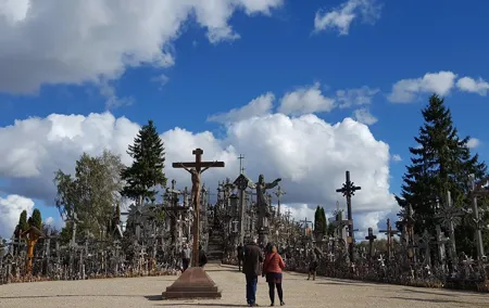 Tour from Vilnius - Riga via The Hill of Crosses, Rundale, Bauska