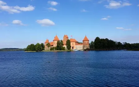 Vilnius Custom Day Trip to Trakai and Kernave