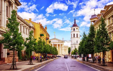 The Majestic and Royal Vilnius Private Walking Tour