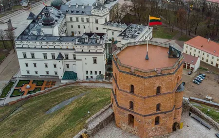 Vilnius: Small group Walking Tour with a Local Guide