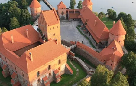 Private Guided Tour to Trakai