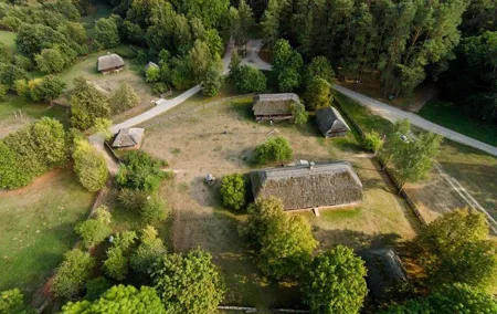 From Vilnius: Day tour to Rumsiskes, Kaunas and Panemune castles