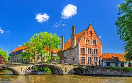 Deluxe Bruges Excursion and Canal Cruise from Cruise Terminal