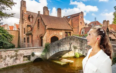 Bruges: City Walk with Audio Guide in 7 Languages on your Phone