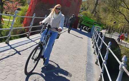Bruges by bike with friends and family!