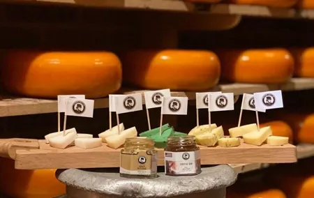 Bruges Food Tour: 8 Tastings of Local Delicacies