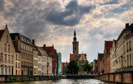 Private 3-hour walking tour of Bruges with official tour guide