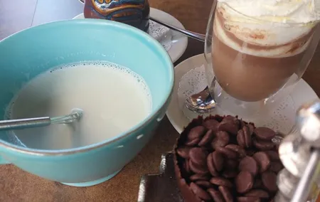 Walking Tour with Hot Chocolate and Chocolate Tasting