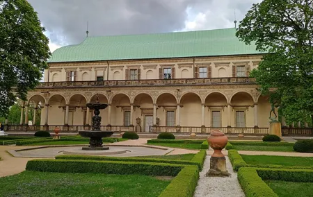 Authentic Prague with Suzie Private Castle Walk and Boat Ride