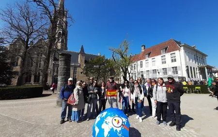 2-Hour Bruges Walking Tour with Chocolate Tasting