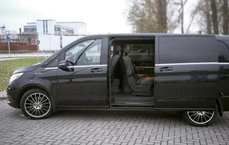 Transfer Shuttle Bruges <-> Disneyland Paris (1 to 8 SEATS)