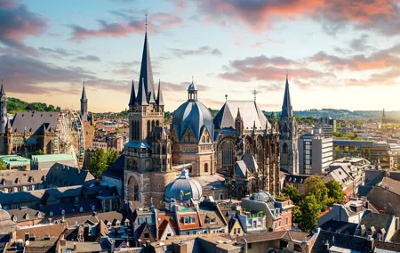Private transfer from Bruges to Frankfurt, 2h Stop in Aachen