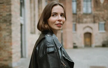 Fashionable cinematic photoshooting in Bruges