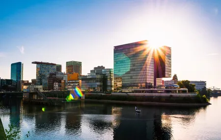 Private transfer from Bruges to Düsseldorf, 2h Sightseeing Stop