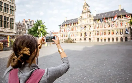 Private transfer from Bruges to Frankfurt, 2h Stop in Antwerp